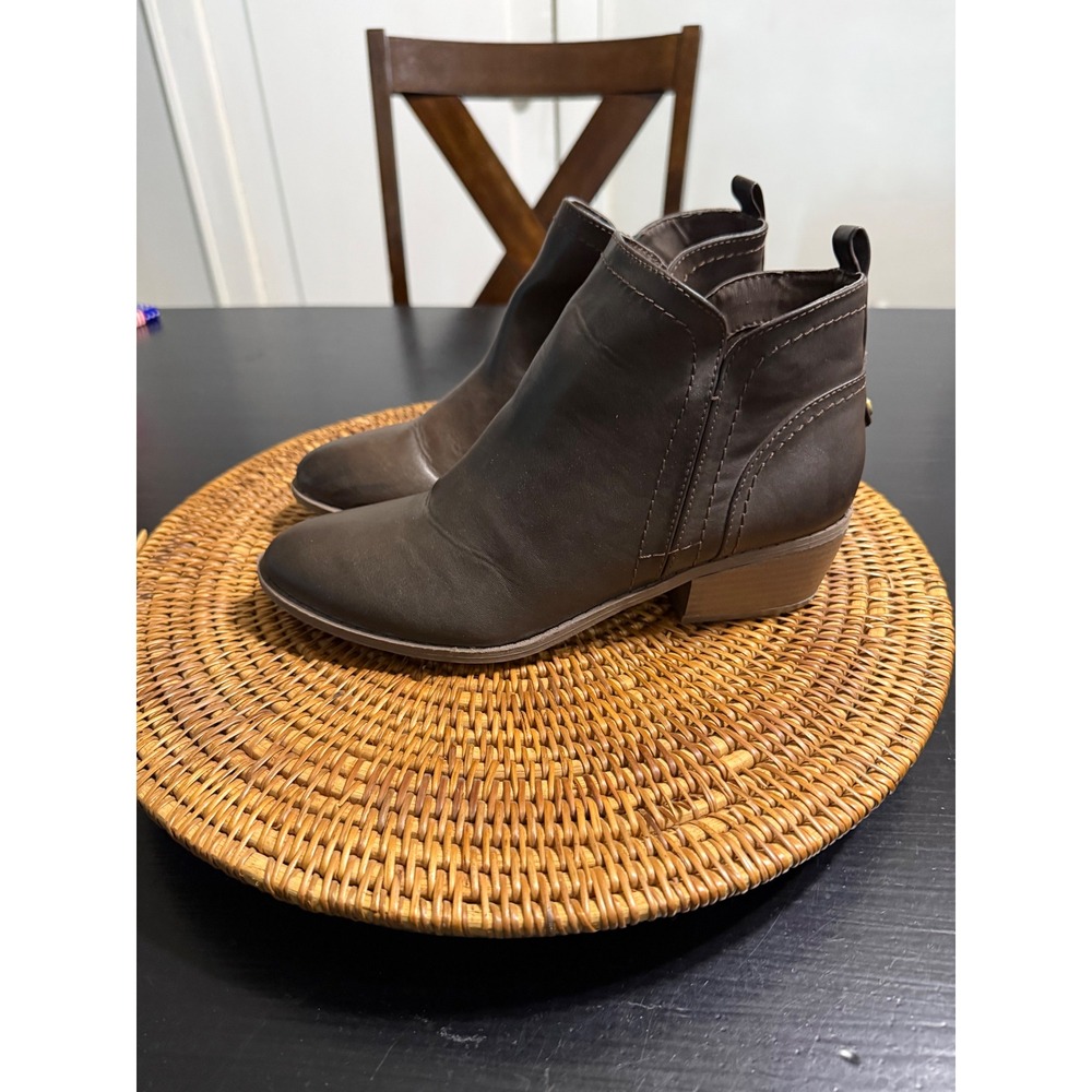 G BY GUESS Brown Ankle Booties Almond Toe Low Block Heel Side Zip Womens 8M